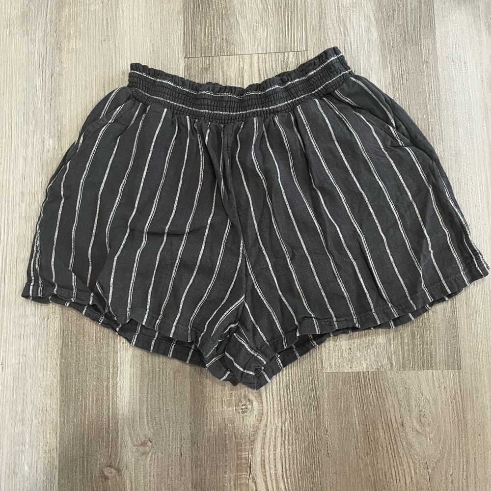 Women’s linen shorts